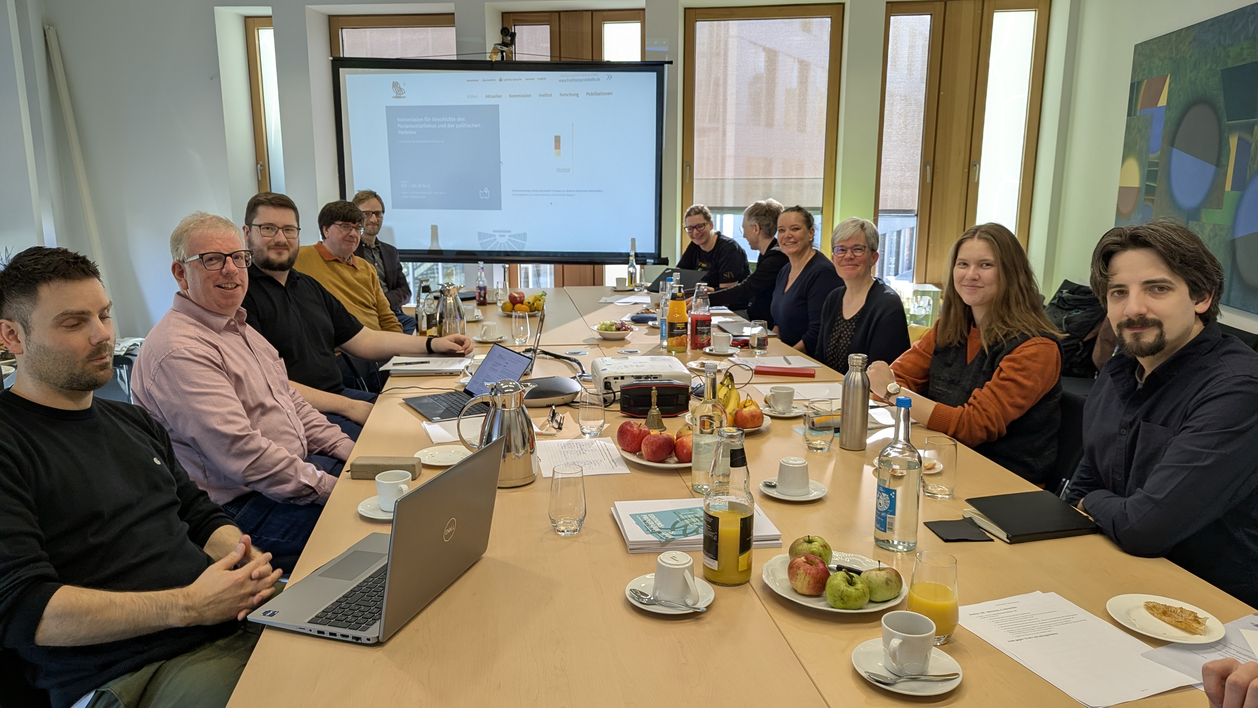 Gruppenbild:  Nils Heun,Sven Jüngerkes, Maximilian Kruse,  Anatol Schmied-Kowarzik, Stephan Kurz, Nadine Arndt ,  Cornelia Baddack, Barbara von Hindenburg, Cordula Greinert, Elisa Bruchhäuser, Maximilian Schrott (v.l.n.r.)